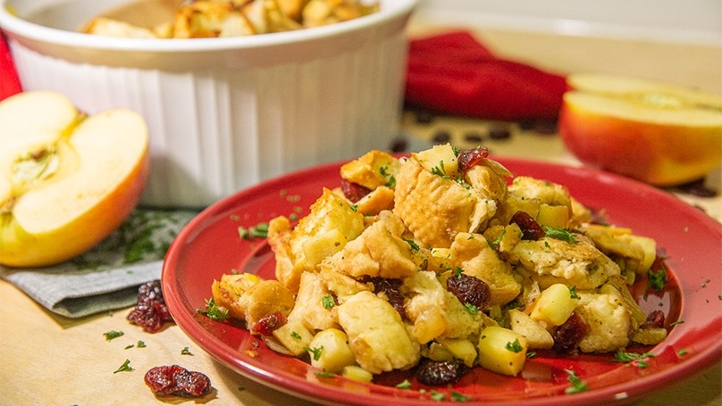 Holiday Recipe for Apple Cranberry Rosemary Stuffing | Recipes | Food Lion