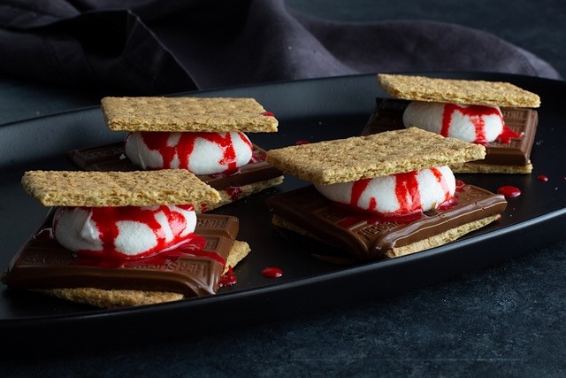 Bloody Halloween S'mores