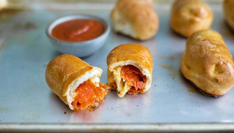 Easy Homemade Pepperoni Rolls