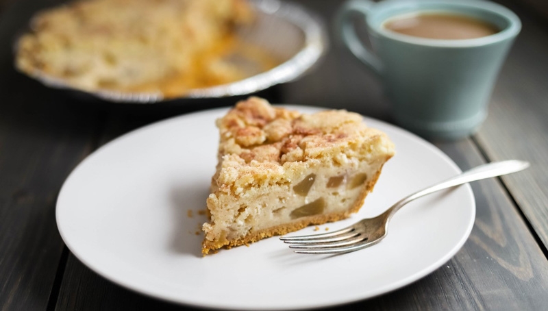 Easy Snickerdoodle Cream Cheese Pie