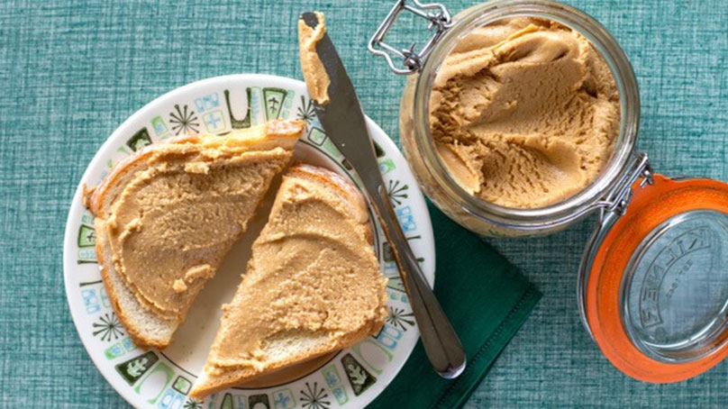 Homemade Peanut Butter