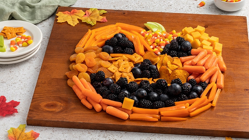 Jack-O’-Lantern Snack Board