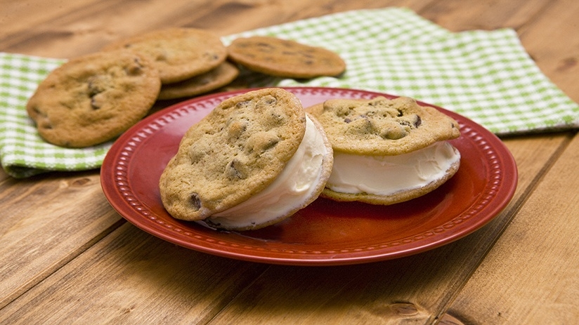 Mini Spicy Chocolate Chip Cookie Sandwiches