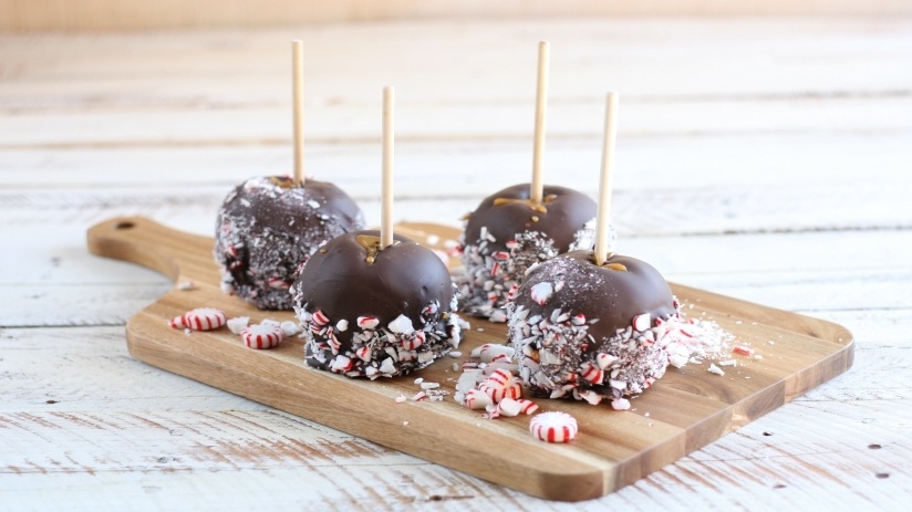 Peppermint Candied Apples