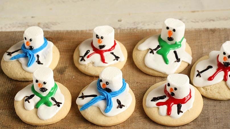 Melted Snowman Cookies, wood table