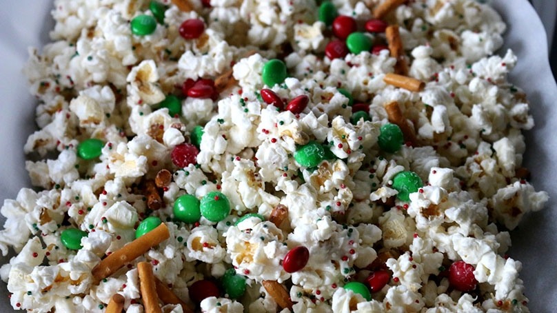 Christmas Popcorn Recipe | Food Lion
