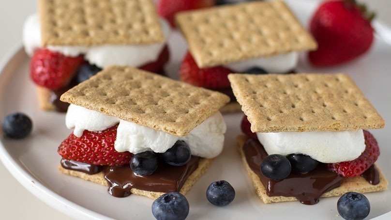 Grilled Berry S’mores