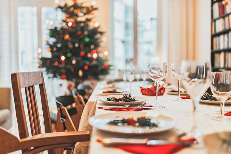 Christmas dinner table set-up